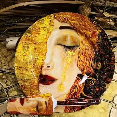 ЗЛАТНАТА СЪЛЗА