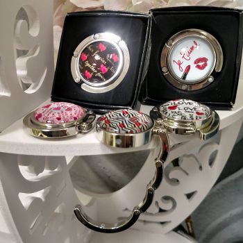 МЕТАЛНА ЗАКАЧАЛКА ЗА ЧАНТА  ЗА МАСА  - ВСИЧКО Е ЛЮБОВ