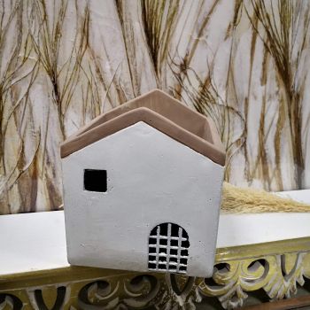 КЕРАМИЧНА КАШПА / КЪЩА - НАМЕРИ ДОМА СИ