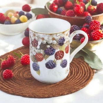 ЧАША В ПОДАРЪЧНА КУТИЯ - ВЕРИ БЕРИ