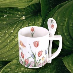 ЧАША С ЛЪЖИЧКА В ПОДАРЪЧНА КУТИЯ - ЛАЛЕТАТА И ПРОЛЕТТА