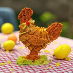 ДЕКОРАЦИЯ КОКОШКА ОТ ЕСТЕСТВЕНИ МАТЕРИАЛИ - ЗЕБЛО И КОНОП