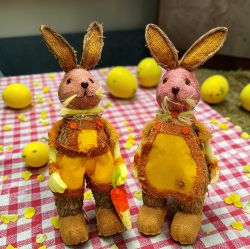 КОМПЛЕКТ 2 броя ФИГУРИ ЗАЙЦИ 65см - ЗЕБЛО И КОНОП 