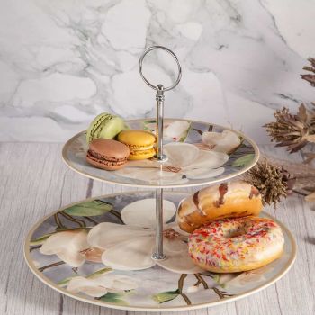 ПЛАТО НА ДВЕ НИВА - РАЗЦЪФНАЛИ МАГНОЛИИ