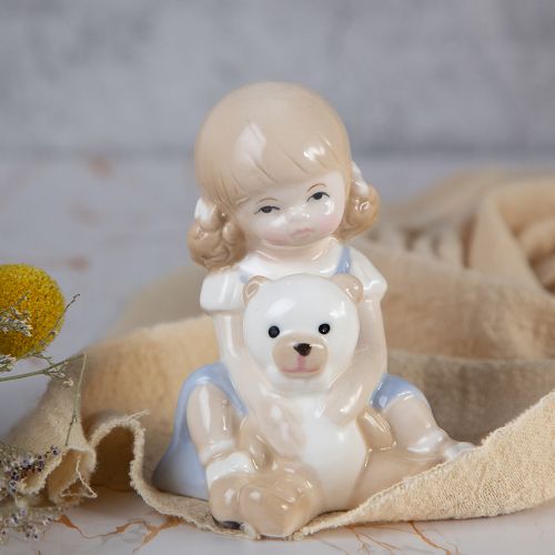 ПОРЦЕЛАНОВА СТАТУЕТКА - МОЯТ НАЙ-ДОБЪР ПРИЯТЕЛ