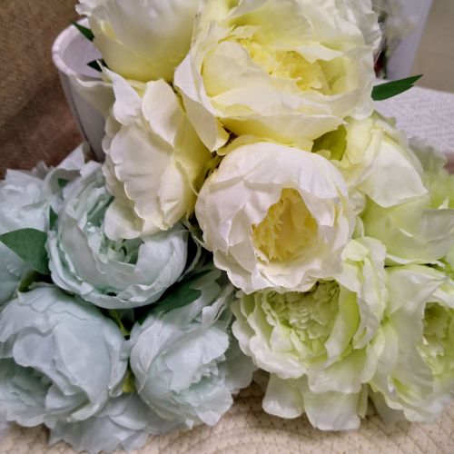 ИЗКУСТВЕН БУКЕТ НЕЖНИ БОЖУРИ