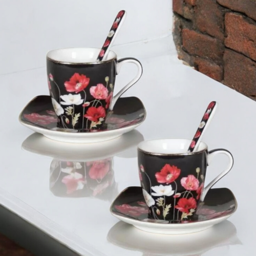 Комплект от две чаши  с две чинийки и две лъжички