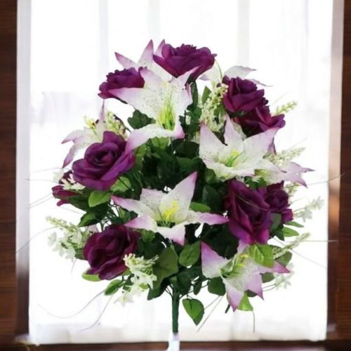 БУКЕТ ОТ РОЗИ И ЛИЛИУМИ 64 СМ 