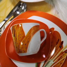 ПОРЦЕЛАНОВ СЕРВИЗ ЗА КАФЕ  И ЧАЙ ОТ 6 ЧАШИ И 6 ЧИНИЙКИ -  ОРАНЖЕВ ЛИЛИУМ