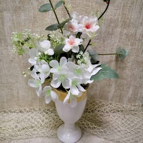 БУКЕТЧЕ В БЯЛО