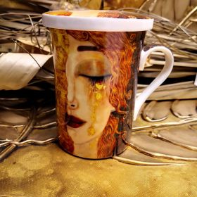 ПОРЦЕЛАНОВА ЧАША С КАПАЧЕ И ЦЕДКА ЗА ЗАПАРКА  ЗА ЧАЙ- ЗЛАТНАТА СЪЛЗА