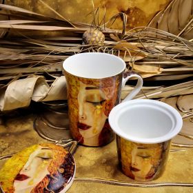 ПОРЦЕЛАНОВА ЧАША С КАПАЧЕ И ЦЕДКА ЗА ЗАПАРКА  ЗА ЧАЙ- ЗЛАТНАТА СЪЛЗА