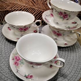 СЕРВИЗ ЗА КАФЕ / ЧАЙ  6 ЧАШИ И 6 ЧИНИЙКИ - РОЗОВА ГРАДИНА