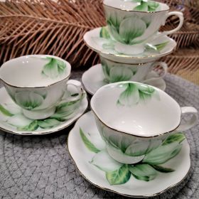 СЕРВИЗ ЗА КАФЕ / 6 ЧАШИ И 6 ЧИНИЙКИ / - УХАНИЕ НА СВЕЖЕСТ