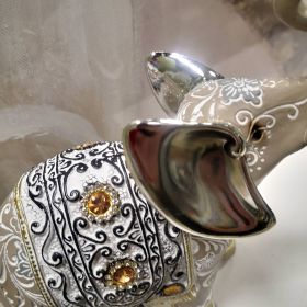 ФИГУРА СЛОН - БЕЛИ ПЯСЪЦИ