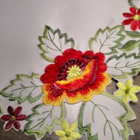 КАРЕ  С БРОДЕРИЯ 40см*85см - МАКОВЕ ПОЛЮШВАТ КАМБАНКИ