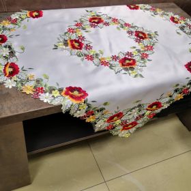 КАРЕ  С БРОДЕРИЯ  85см*85см - МАКОВЕ ПОЛЮШВАТ КАМБАНКИ