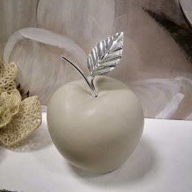 ДЕКОРАЦИЯ ЯБЪЛКА СЪС СРЕБРИСТО ЛИСТО