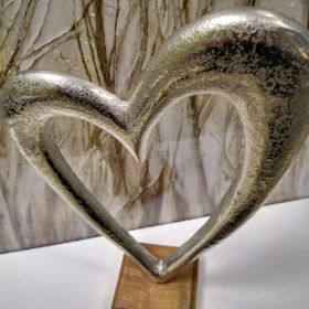 ДЕКОРАЦИЯ СЪРЦЕ - ЛЮБОВ И МИЛОСЪРДИЕ