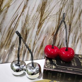 ФИГУРА СРЕБЪРНИ ЧЕРЕШИ - ЧЕРЕШКАТА НА ТОРТАТА