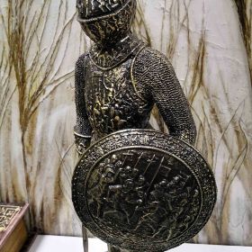 ФИГУРА РИЦАР - ДОСПЕХИ И СЛАВА