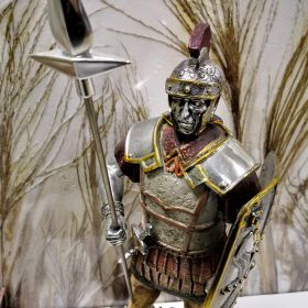 НАСТОЛНА ФИГУРА ЛЕГИОНЕР