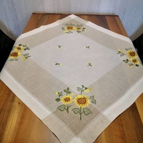 КАРЕ С БРОДЕРИЯ 90см*90см - СЛЪНЧОГЛЕДОВИ ПОЛЯ