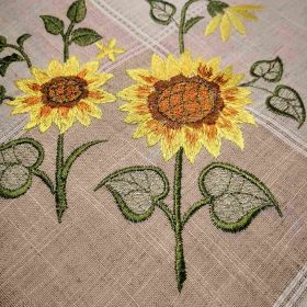 КАРЕ С БРОДЕРИЯ 90см*90см - СЛЪНЧОГЛЕДОВИ ПОЛЯ