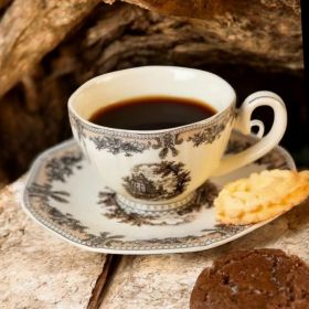 КОМПЛЕКТ ЗА КАФЕ - ЧАЙ /КОМПЛЕКТ  ЗА ДВАМА/ - КЪЩАТА НА ЛЮБОВТА