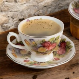 КОМПЛЕКТ ЗА ДВАМА ЗА КАФЕ - ГРАДИНИТЕ ОТ РОЗИ НА ТРАКИЯ