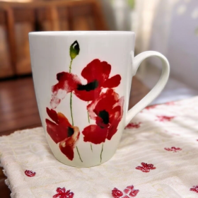 ПОРЦЕЛАНОВА ЧАША - ЧЕРВЕНИ МАКОВЕ