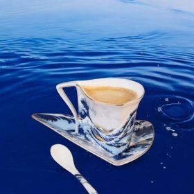 КОМПЛЕКТ ЗА ДВАМА / 2 чаши + 2 чинийки / - ГОЛЯМАТА ВЪЛНА