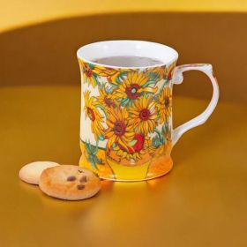 ЧАША В ПОДАРЪЧНА КУТИЯ - СЛЪНЧОГЛЕДИ СЕ ОГЛЕЖДАТ В СЛЪНЦЕТО