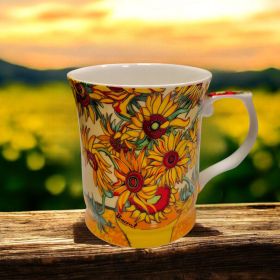 ЧАША В ПОДАРЪЧНА КУТИЯ - СЛЪНЧОГЛЕДИ СЕ ОГЛЕЖДАТ В СЛЪНЦЕТО