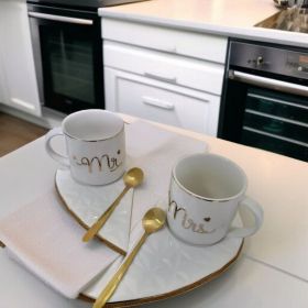 КОМПЛЕКТ ОТ 2чаши , 2чинийки и 2лъжички - СЪРЦЕ БИЕЩО ЗА ДВАМА