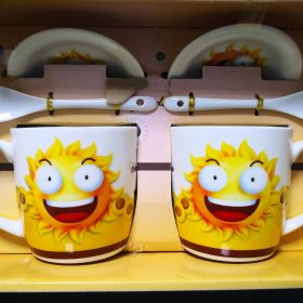 КОМПЛЕКТ ОТ 2 ЧАШИ,ЛЪЖИЧКИ И КАПАЧЕТА В ПОДАРЪЧНА КУТИЯ -  УСМИХНАТ СЛЪНЧОГЛЕД