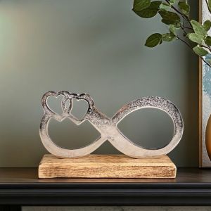 АРТ СТАТУЕТКА ДЪРВО И МЕТАЛ - ЛЮБОВНА БЕЗКРАЙНОСТ