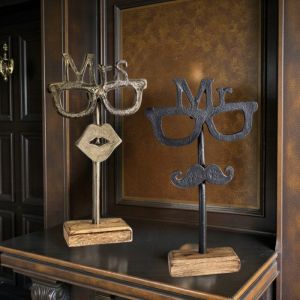 АРТ СТАТУЕТКА ДЪРВО И МЕТАЛ "МИСИС" - ГОСПОДАРКА НА ВРЕМЕТО 