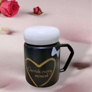 ЧАША С КАПАЧЕ с надпис ДА ЦЕНИМ МОМЕНТА - ЧЕРНО-БЯЛА СТРАСТ