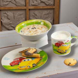 ДЕТСКИ СЕРВИЗ ЗА ХРАНЕНЕ С КОЛИТЕ  "НАЙ-БЪРЗ НА ПИСТАТА" - ЛЮБИМИ ГЕРОИ