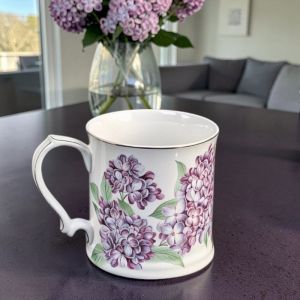 ПОРЦЕЛАНОВА ЧАША В ПОДАРЪЧНА КУТИЯ - ЛЮЛЯКОВИ НОЩИ